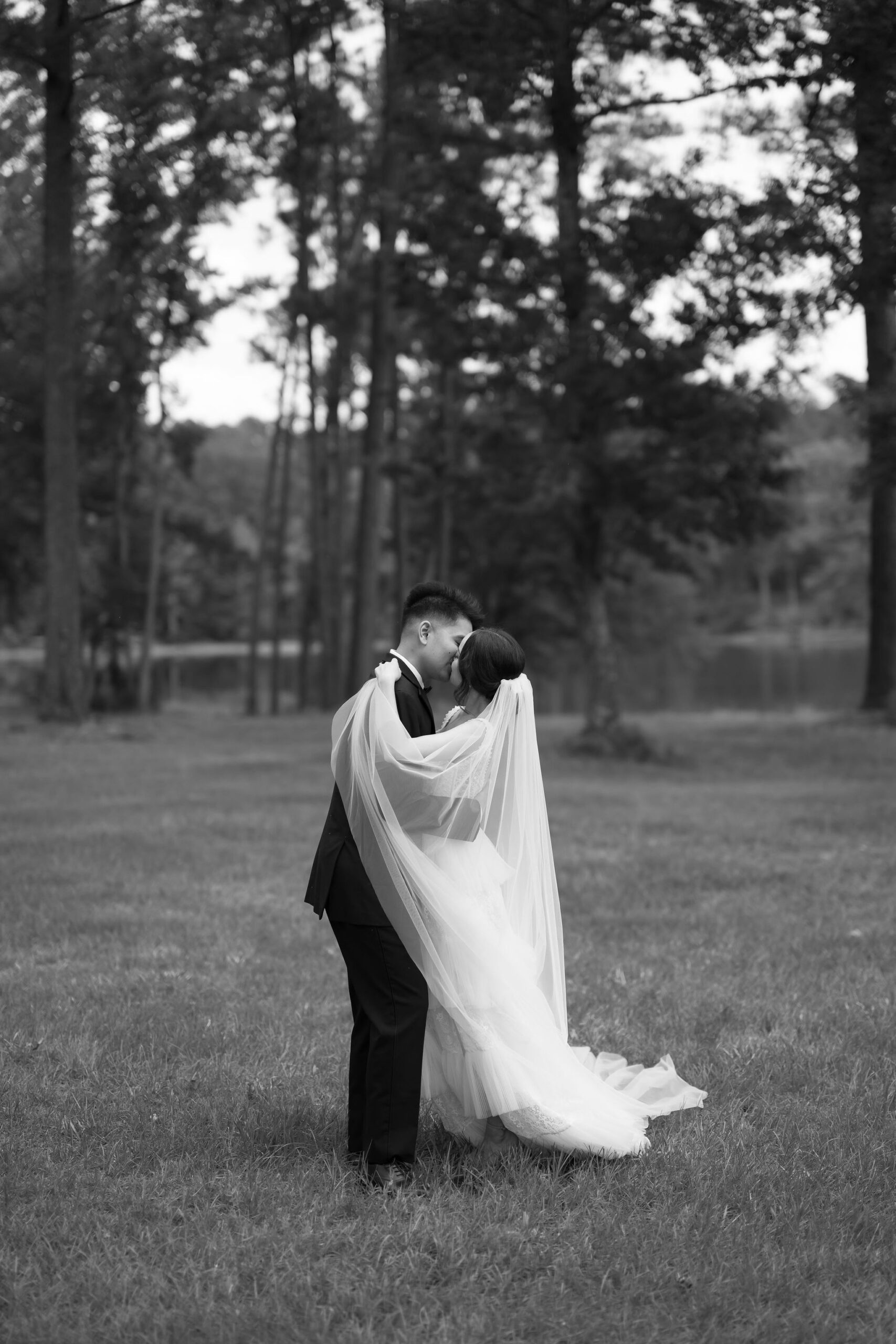 Magnolia Way wedding photography by Lisa Blanche Photography
