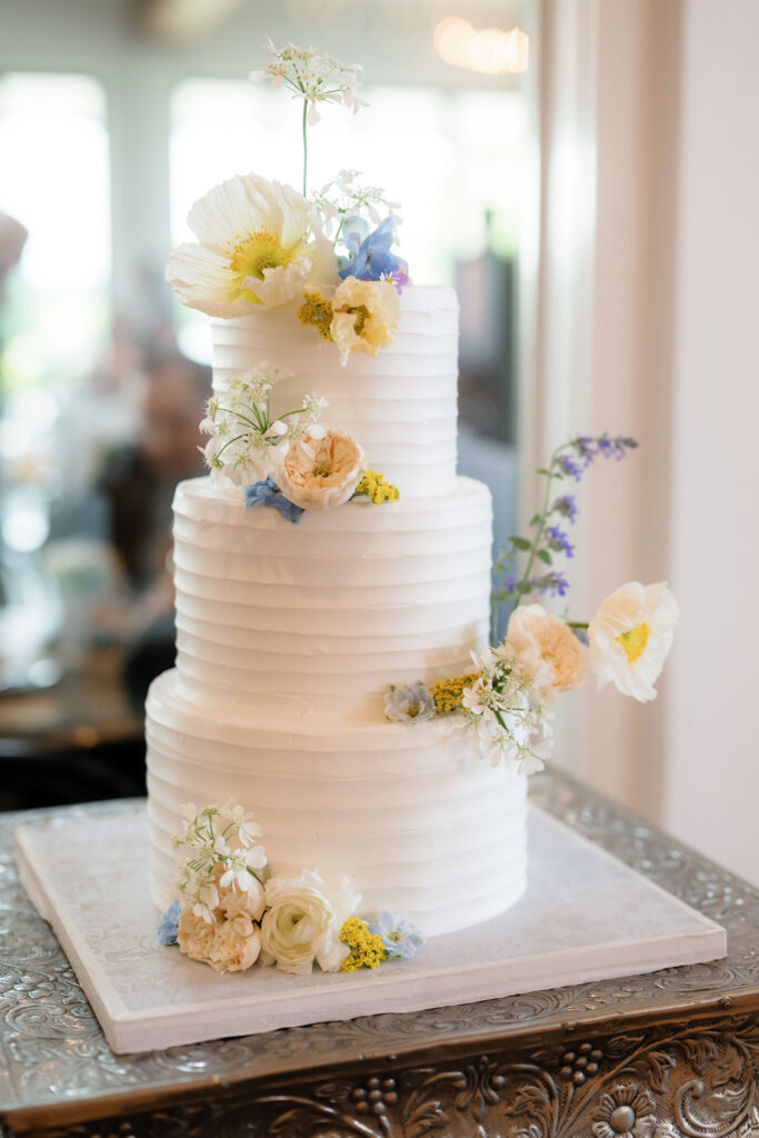 wedding cake
by Lisa Blanche Photography