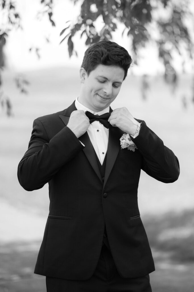 groom portrait by Lisa Blanche Photography