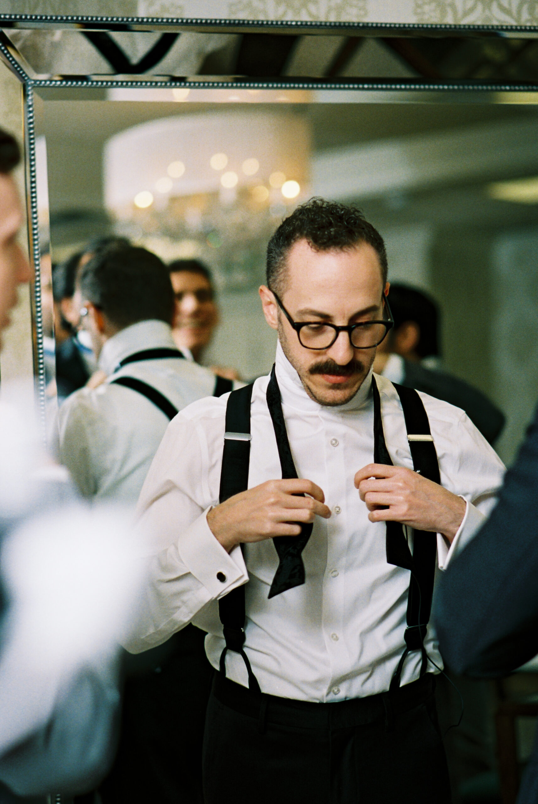 getting ready wedding photos