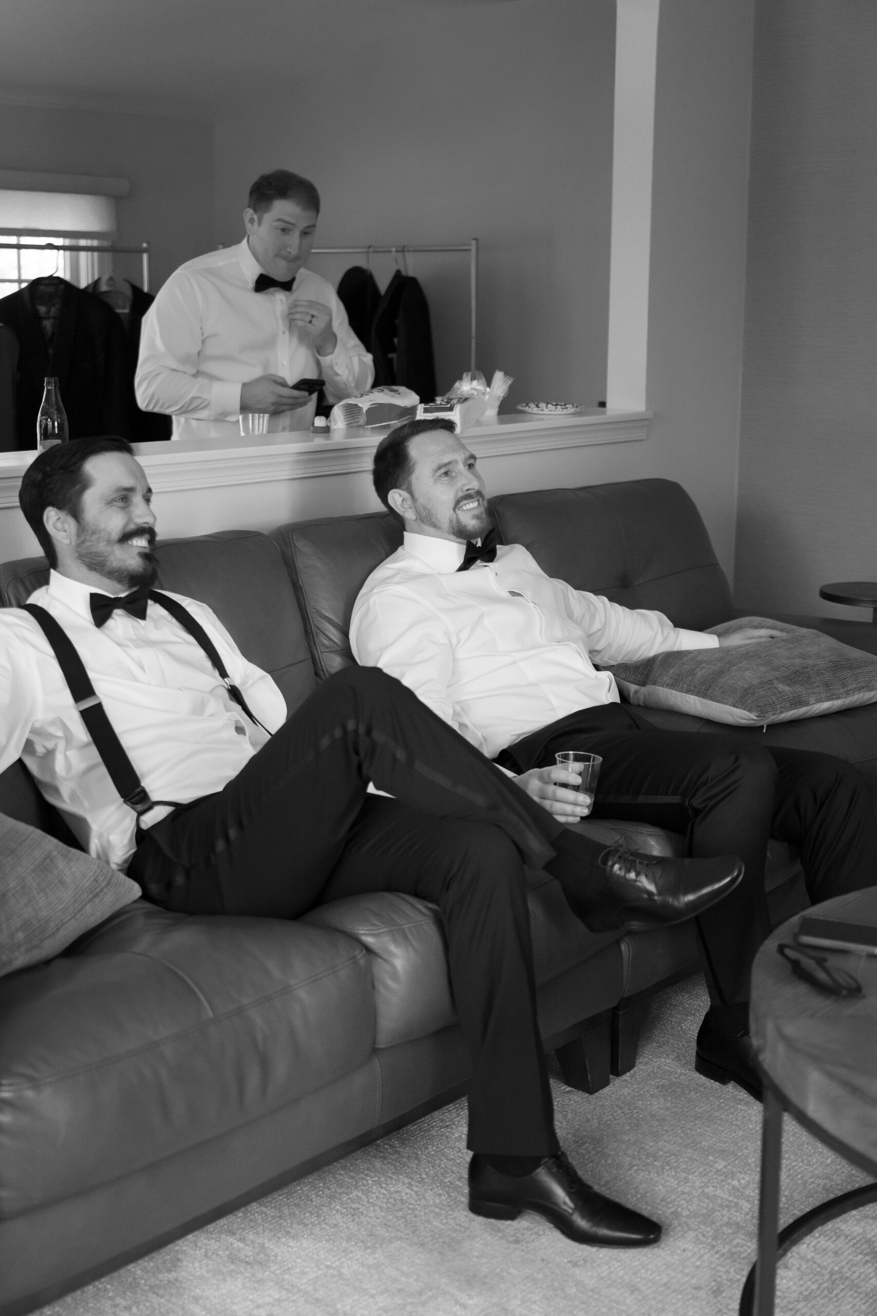 getting ready wedding photos